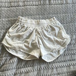 Lululemon Hotty hot short size 6